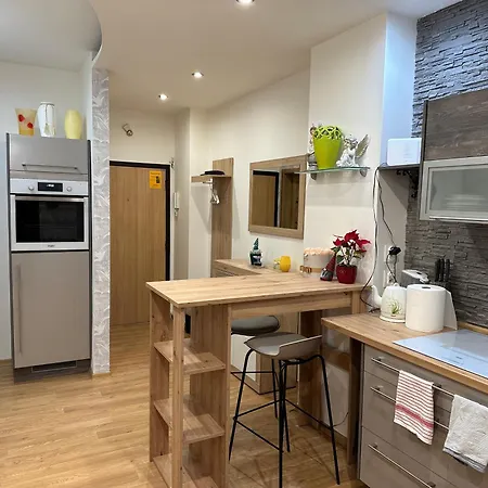 Sunny House One Lägenhet